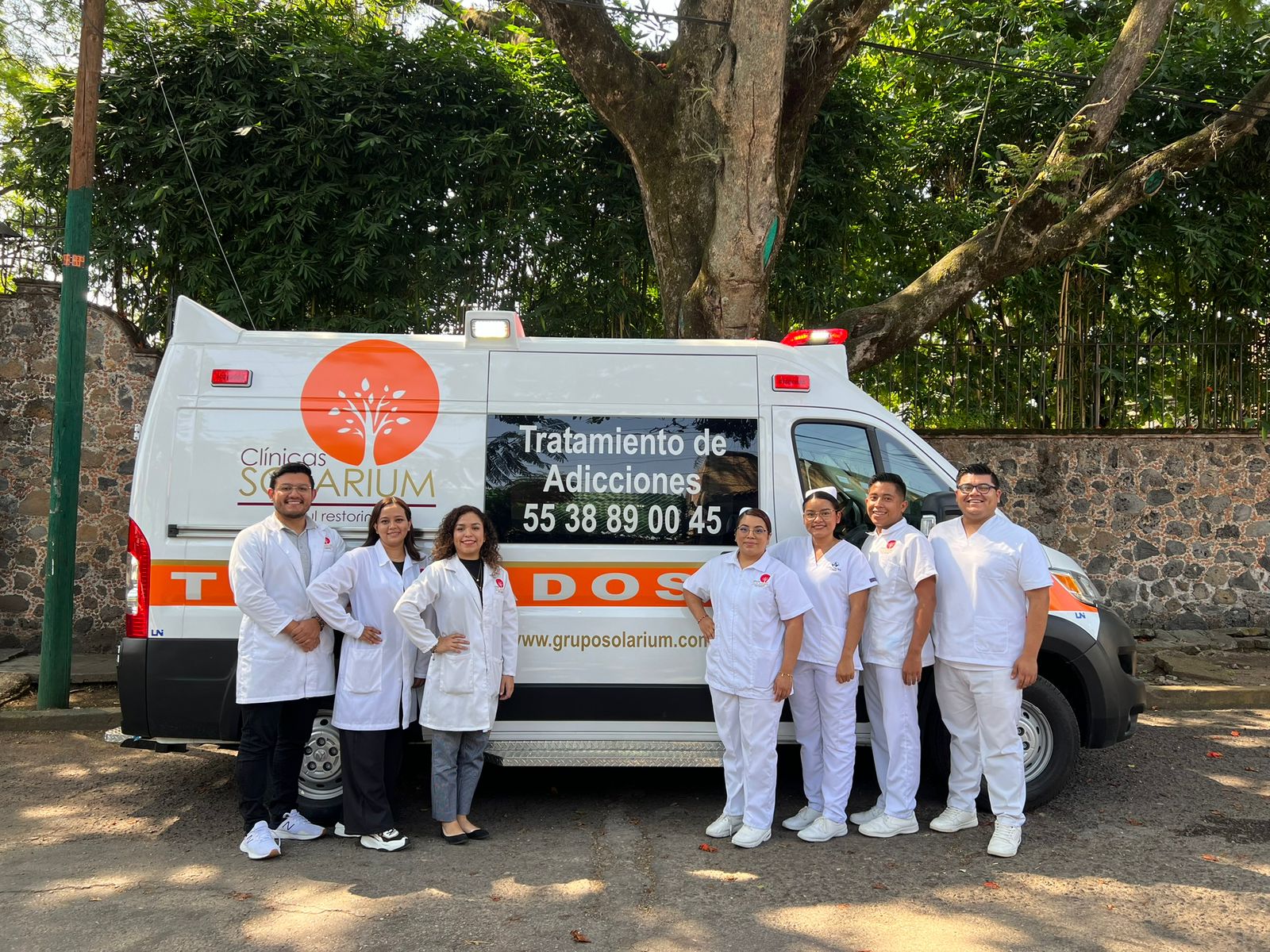 Servicio de transporte en ambulancia con supervision medica